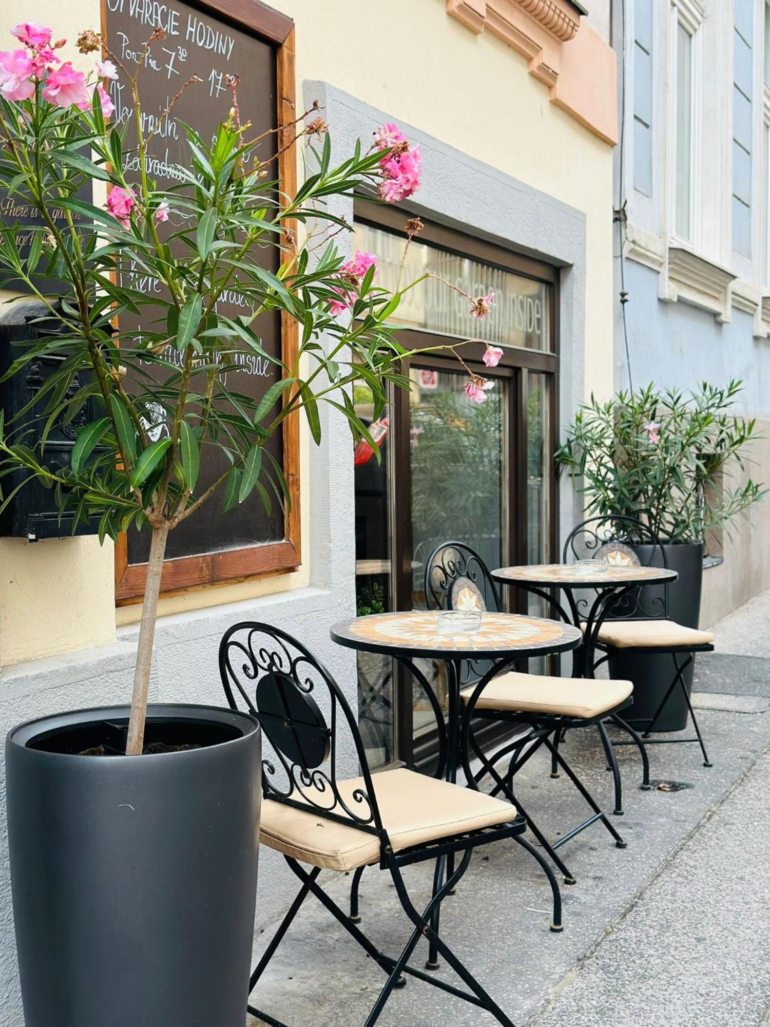 Downtown Bratislava B&B Eksteriør billede